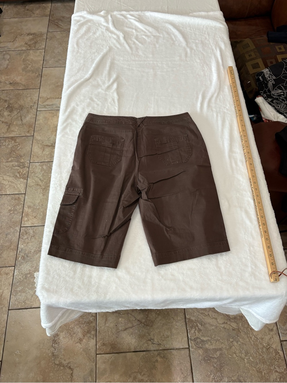 Hannah women’s Brown Cargo Shorts with Utility Pockets